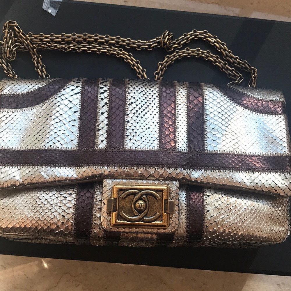 Chanel reissue bag - Picture 2 of 8